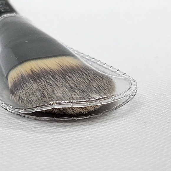 Eve Pearl Makeup Set (Concealer, Bronzing Highlighter & Brush) - Picture 12 of 15